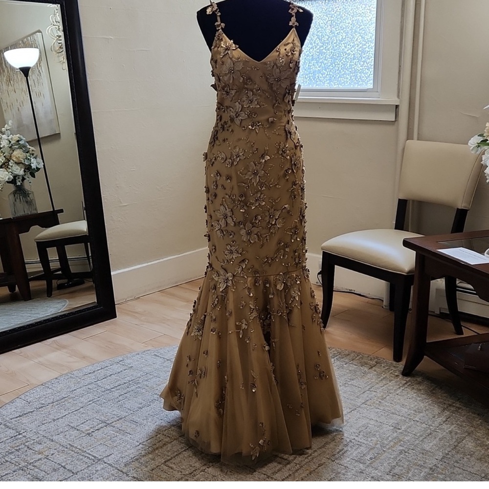 Size 4 gold tone prom/pageant/evening gown by PARIS CONNECTION